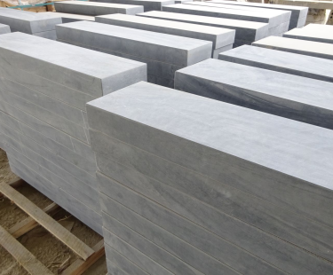 Vietnam Bluestone Palisade Scraped | Thanh Hoa Bluestone
