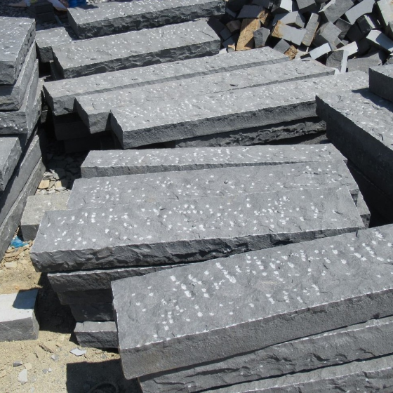 Quy Nhon Basalt Palisades, all sides split